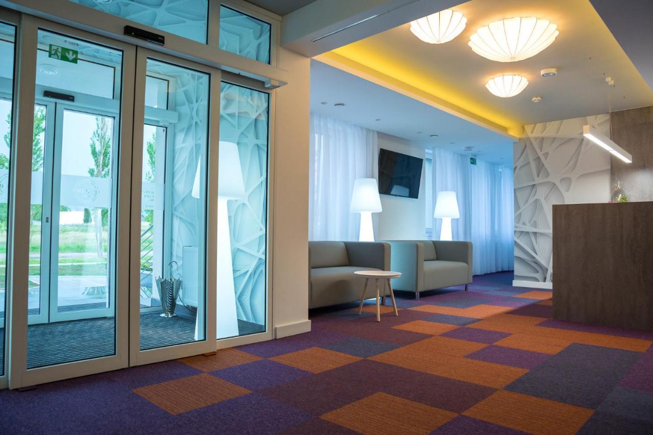 Hotel Quattro Szczecinek Bagian luar foto